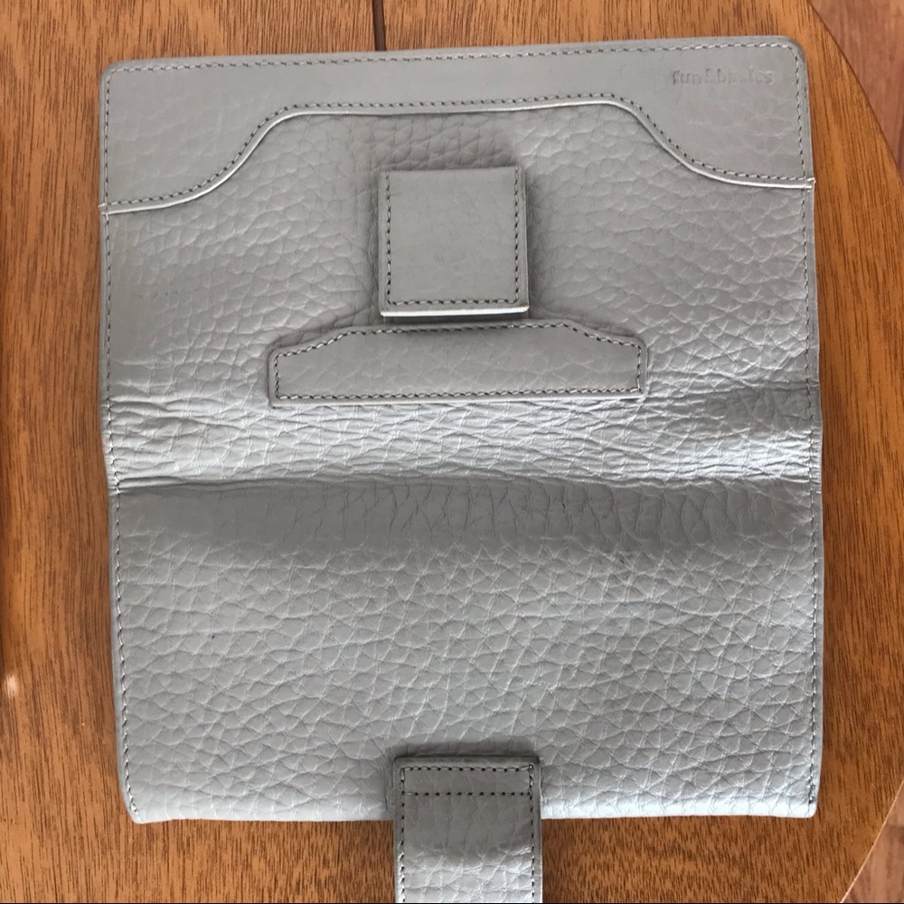 Grey Fun&Basics Grey Wallet - Barely Used - image 3